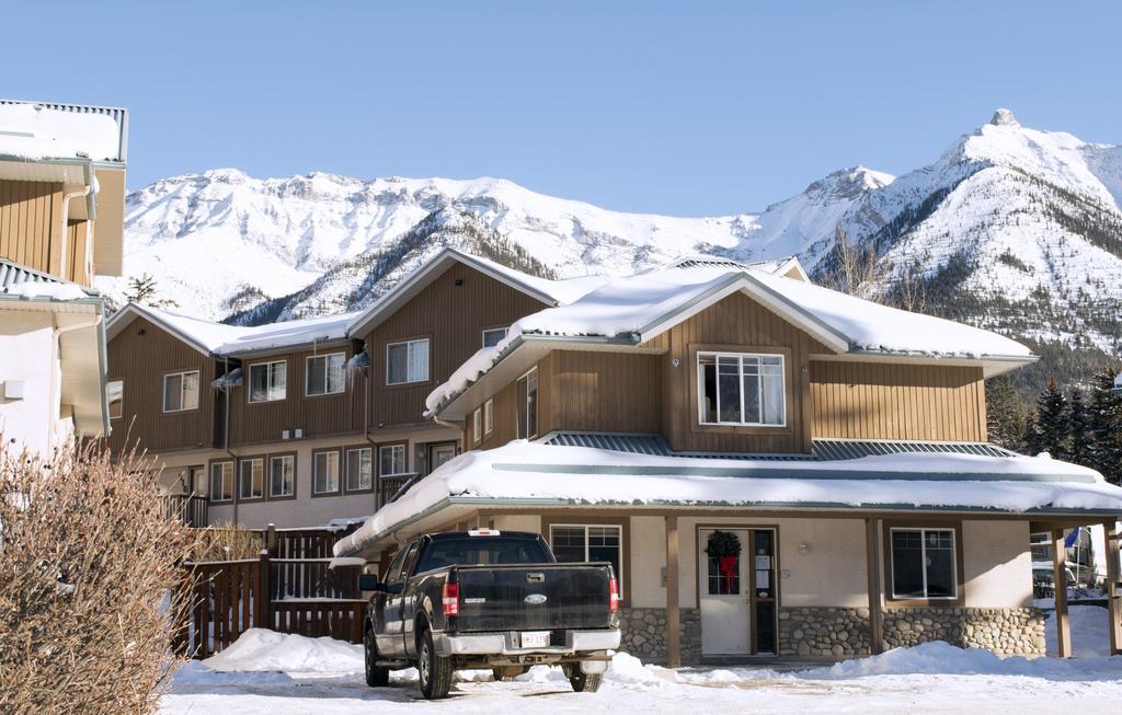 Banff Boundary Lodge Canmore Ngoại thất bức ảnh