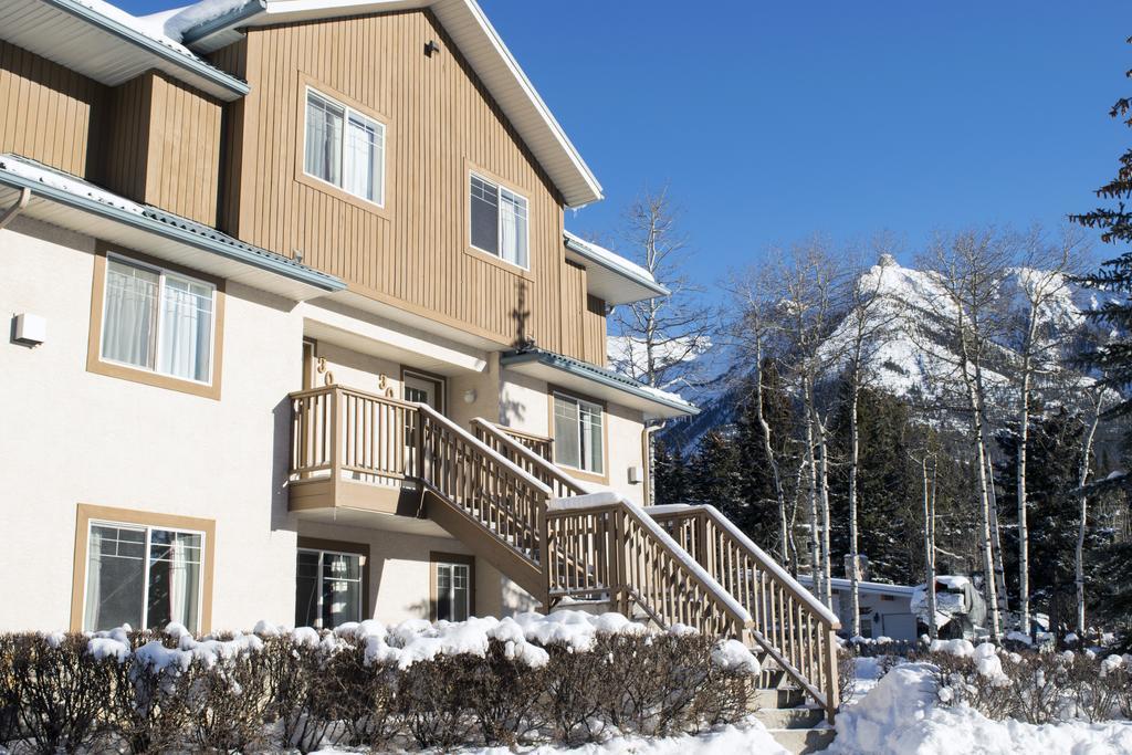 Banff Boundary Lodge Canmore Ngoại thất bức ảnh