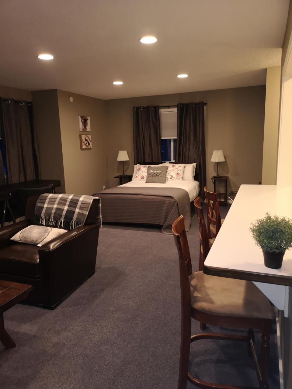 Banff Boundary Lodge Canmore Ngoại thất bức ảnh
